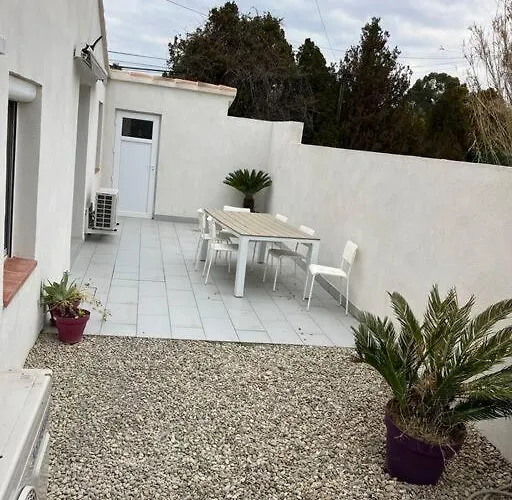 A La Campagne, Proche * Hyères