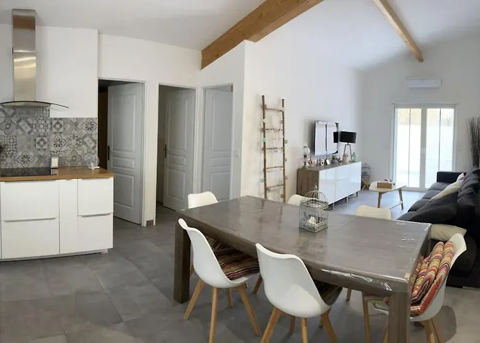 A La Campagne, Proche