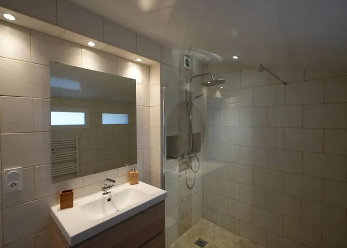 A La Campagne, Proche